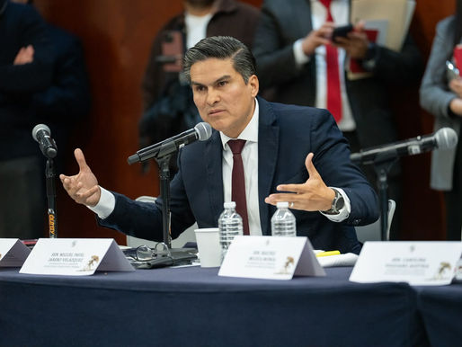 Ayuda al Senador su participación en debates