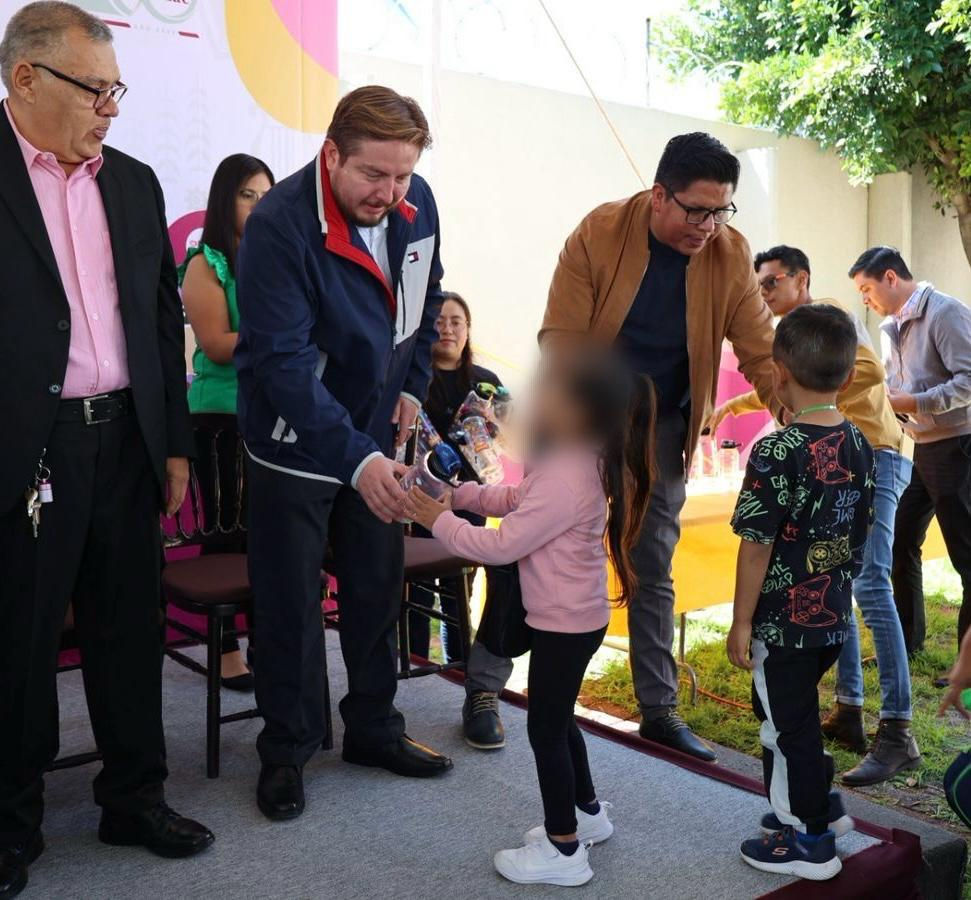 Los niños de 2 a 13 años realizan actividades recreativas y educativas,  que se imparten en forma gratuita a iniciativa de la alcaldesa Rosi Wong Romero