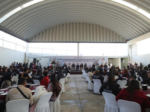 Estímulos Económicos a 228 Hijos Estudiantes de Policías Entrega Gobierno de Tecámac 