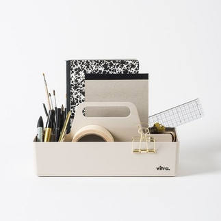 Elisa Spinelli interior Design Milano consulenza idea regalo cosa regalare a Natale interni parma toolbox vitra ufficio