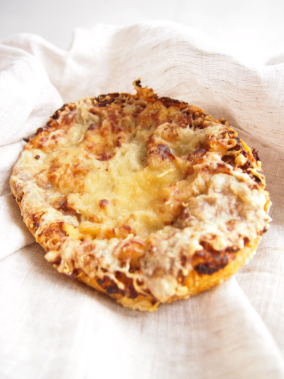 Iso Pizza (Jauheliha-ananas)