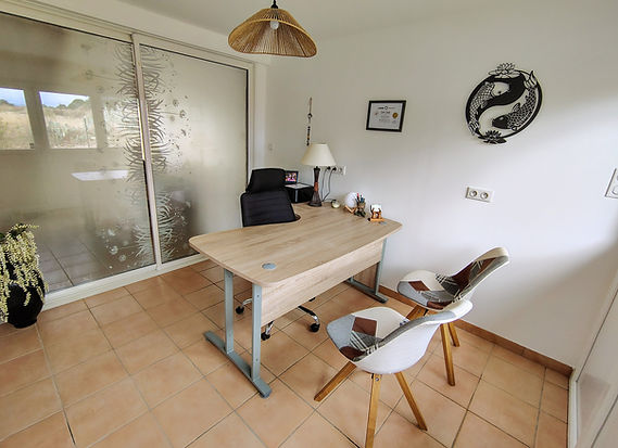 bureau Moussoulens 2.jpg