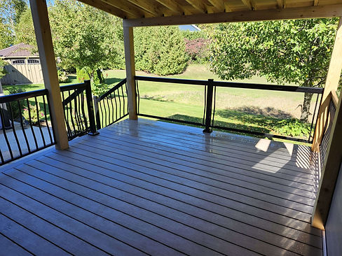 wood deck railings.jpg
