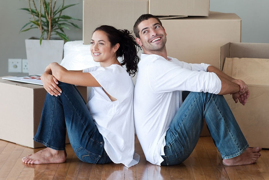 Молодая пара - квартирный переезд