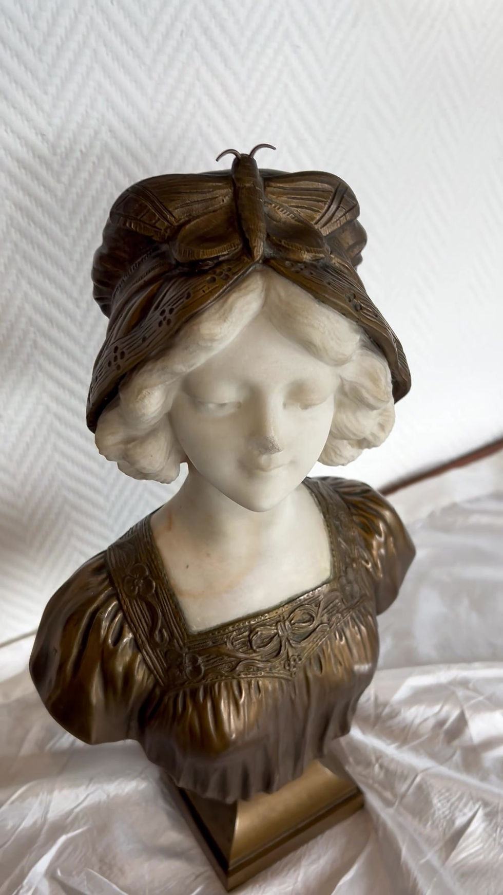 Miniature : Raphael Febrari Bronze & Marble Bust of a Woman – Vintage Classical Sculpture Ho