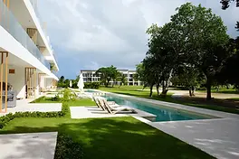 HOTEL THE FIVES BEACHFRONT