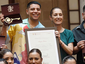 RECORD INSOLITO EN EL ZOCALO, MAL AUGURIO FUTURO