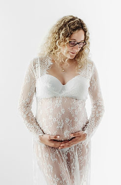 une femme enceinte lors d'une shooting photo