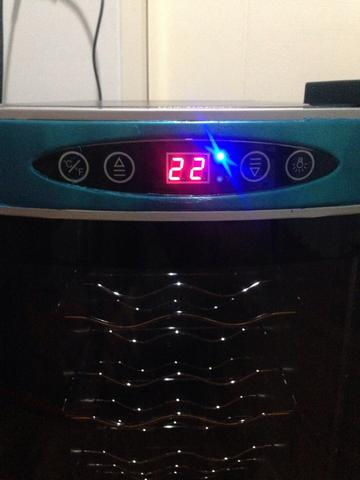 ภาพขนาดย่อ: ตู้แช่ไวน์ ขนาด 12 ขวด สุดหรู