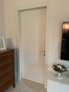 porta interna modello two, porta con ferramenta in cromo satinato, porta in legno su misura, porta interna gazzo, porte interne tondin