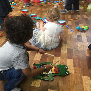 Hey Diddle Diddle is a nursery rhyme based music class for preschool children based in Loughton, Wanstead, South Woodford & Buckhurst Hill in East London & Essex.