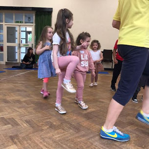 Hey Diddle Diddle is a nursery rhyme based music class for preschool children based in Loughton, Wanstead, South Woodford & Buckhurst Hill in East London & Essex.