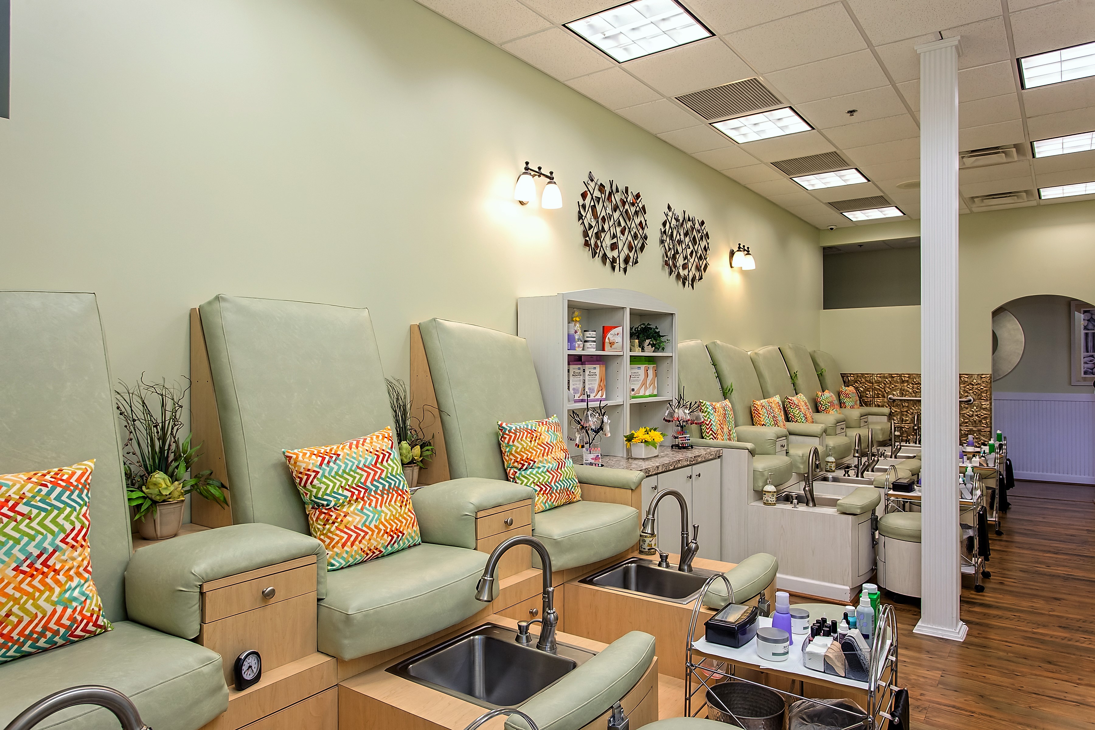 atir natural nail care clinic