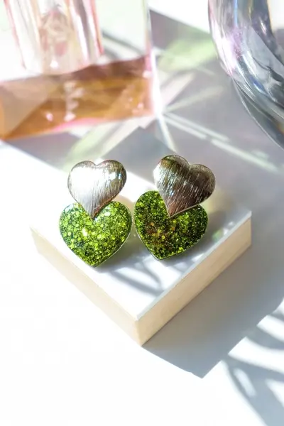 Miniature : boucles d’oreilles cœur paillettes vert