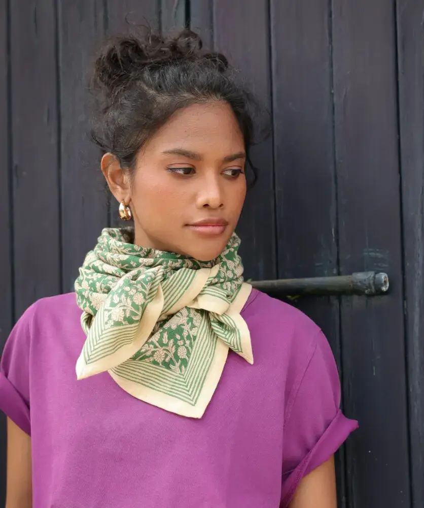 Miniature : Foulard Anjali en coton doux, imprimé floral vert et ivoire