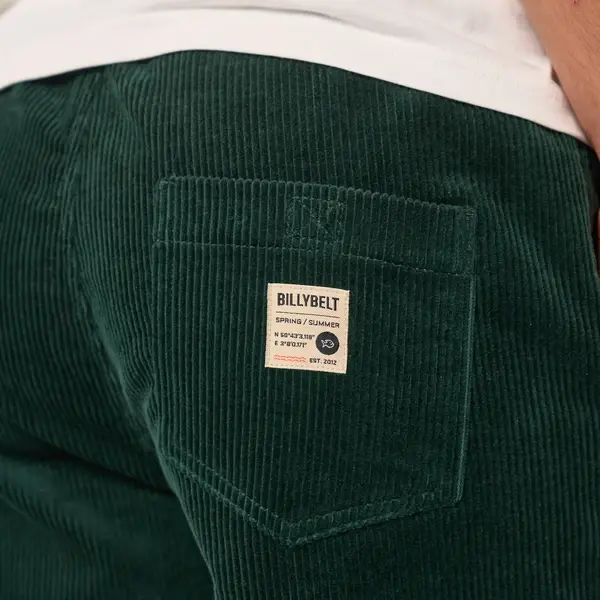 Miniature : Détail poche arrière short velours vert foncé Billybelt étiquette