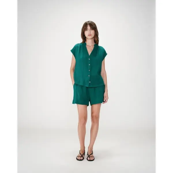 Blouse verte femme manches courtes col V volanté