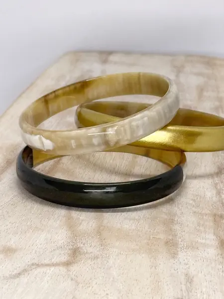 Miniature : Bracelet en corne naturelle large 10 mm Nayda Diaries