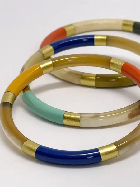 Miniature : Collection Majorelle de bracelets en corne naturelle Nayda Diaries