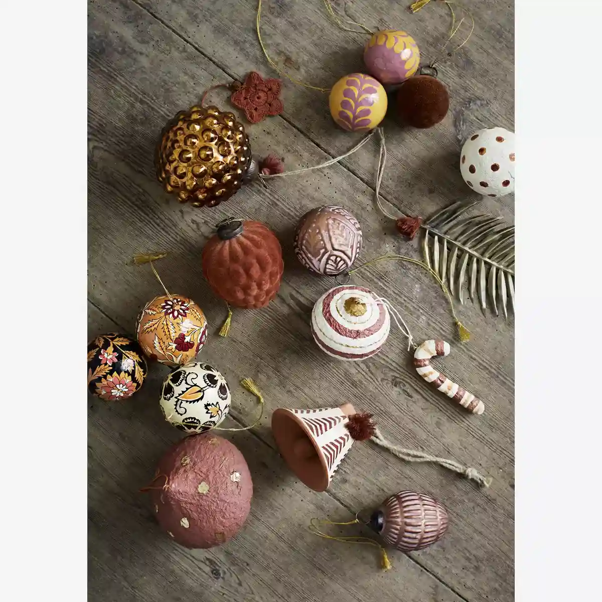 Boule de Noel Pomme de pin velours Madam Stoltz