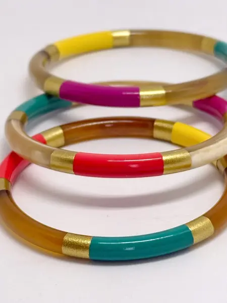 Miniature : Accumulation de joncs colorés bohèmes aux teintes vitaminées