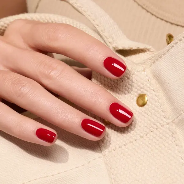 Miniature : Manucure vernis rouge vegan Manucurist