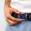 Miniature : Homme portant la ceinture Billybelt Narvick avec un jean clair, vue centrée sur la boucle