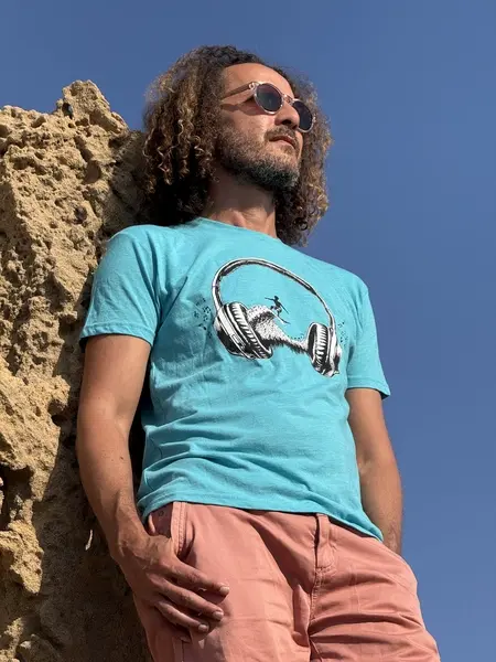Miniature : T-shirt graphique homme esprit surf et vacances signé Trois Fenêtres