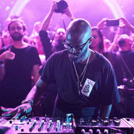 AFRO HOUSE : CONHEÇA MAIS SOBRE ESSA VERTENTE CHEIA DE HISTÓRIA E CULTURA.