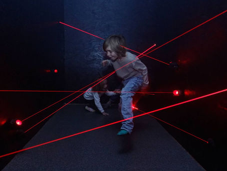 Labyrinthe Aventure "Perdez-vous dans le labyrinthe, retrouvez-vous en famille."