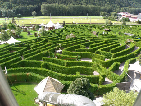 Das Labyrinthe Aventure "Verirren im Labyrinth, gemeinsam Erinnerungen schaffen."