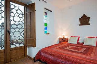 Guest Room Luz.jpg