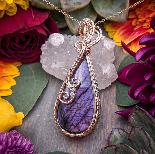Dual Flash Purple Labradorite Pendant in a Twisted Swirly 14k