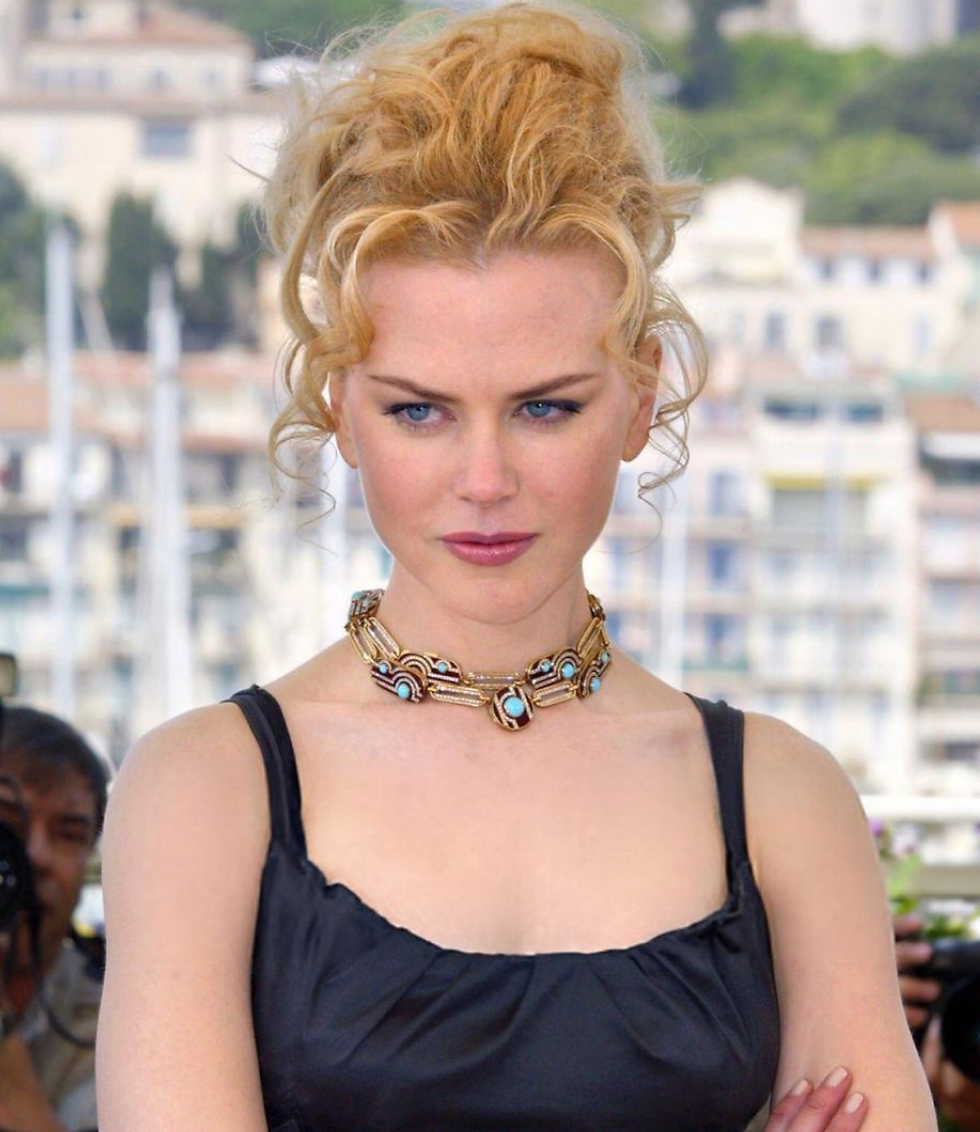 Nicole Kidman is a Buttercup, her colouring is light and warm and black near her face would look too harsh