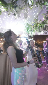 Freestyle Sax with Evening DJ 