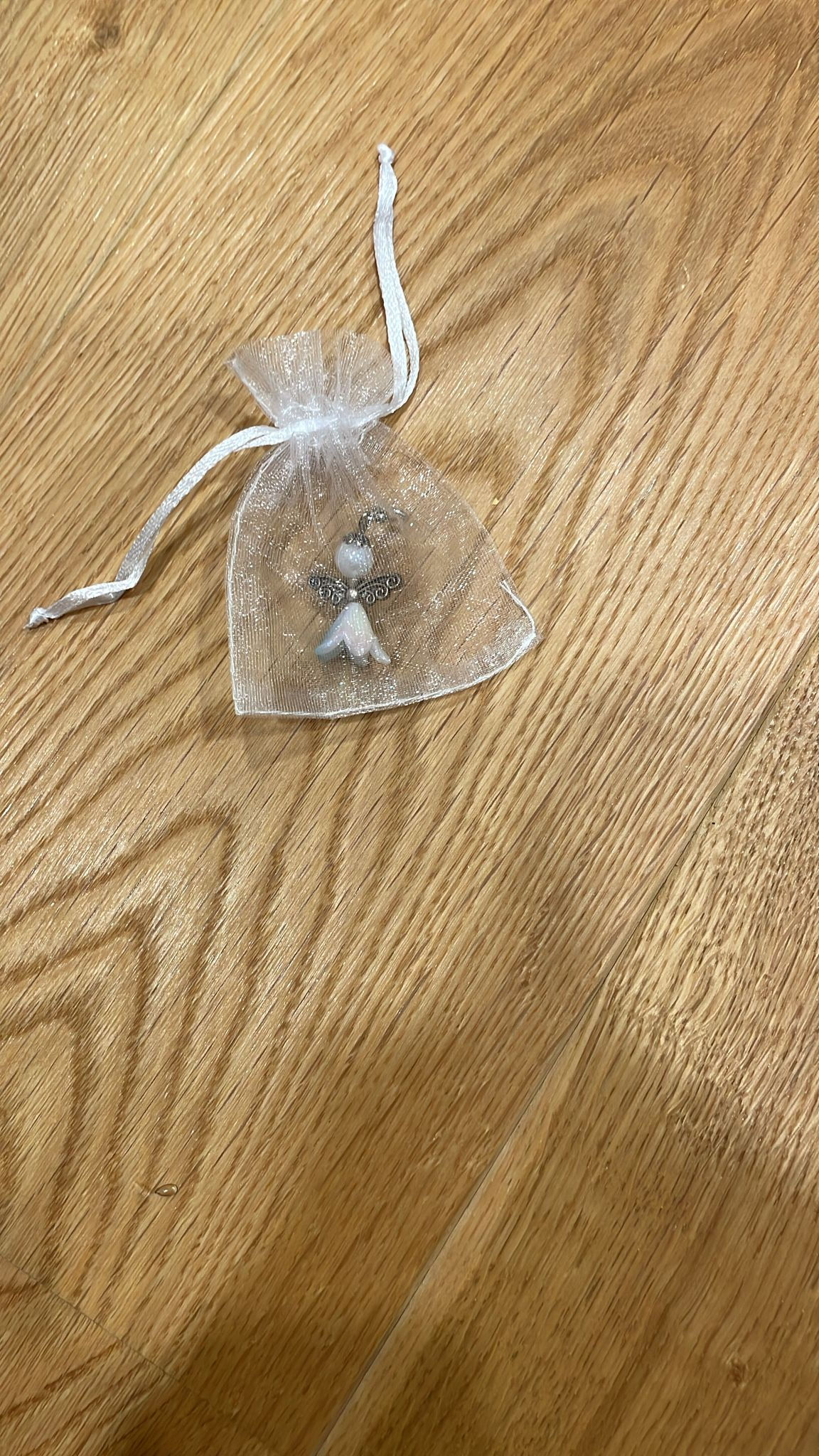 đ¸ Blumen-Schutzengel-Anhänger mit Geschenksäckchen
