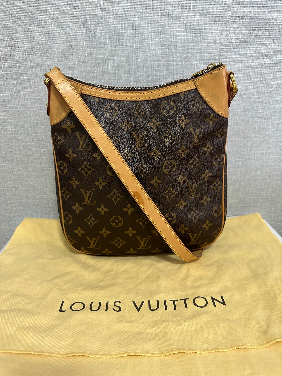 Miniatura: Louis Vuitton Odeon