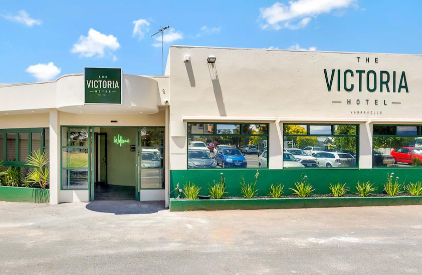 victoria-hotel-yarraville.jpg