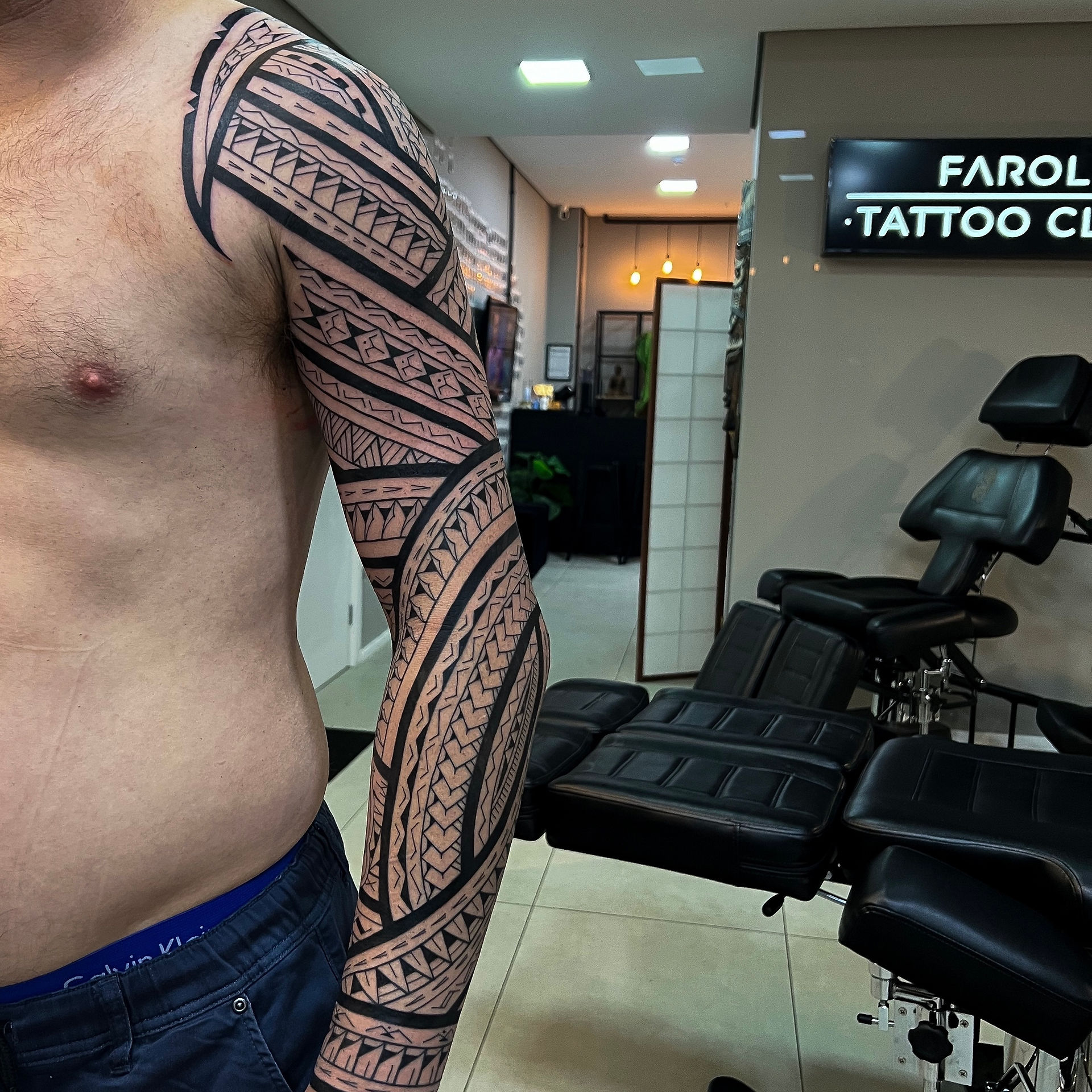 Tattoo tribal fechamento de Braço e antebraço