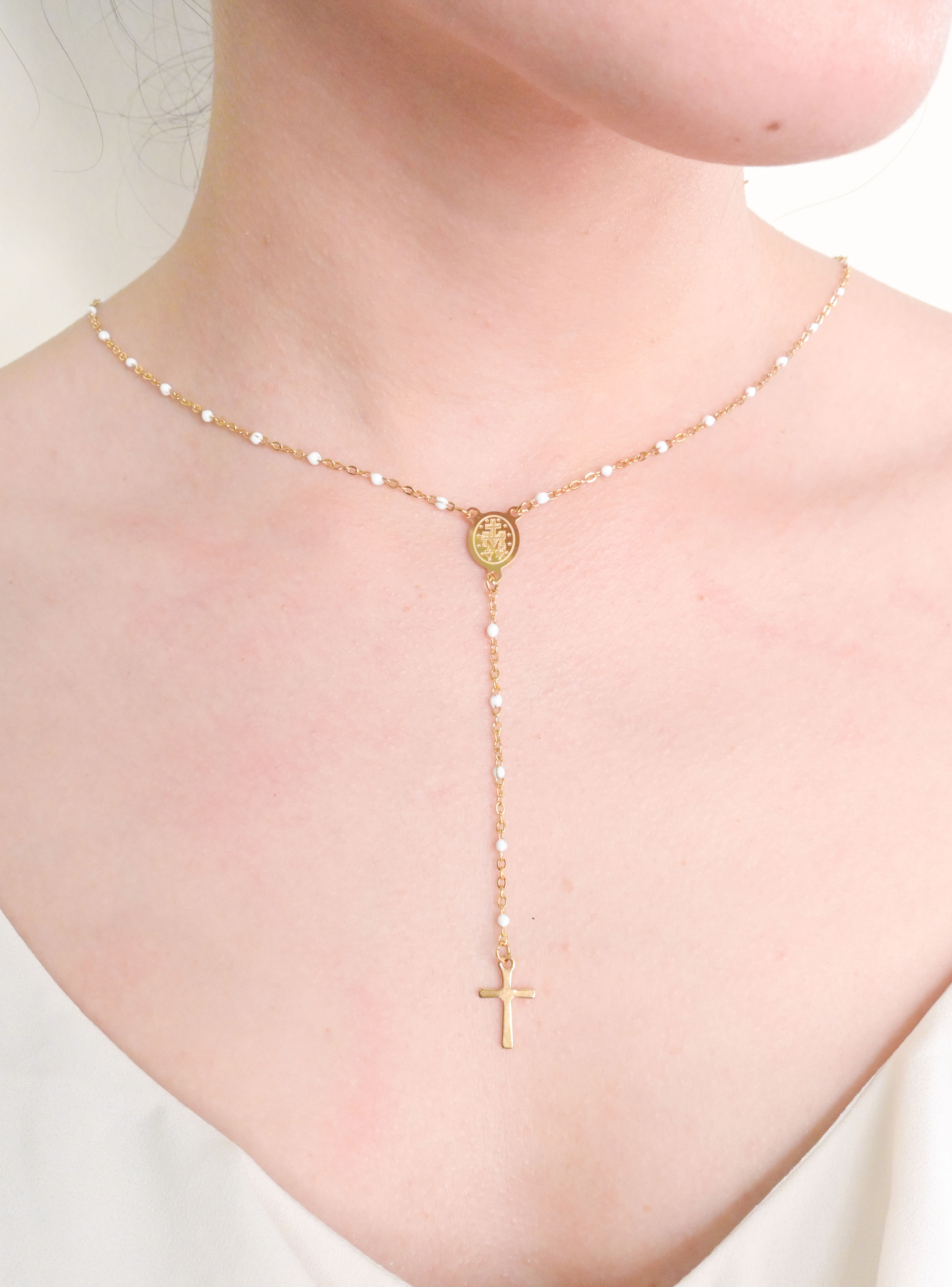 Collar Rosario Blanco
