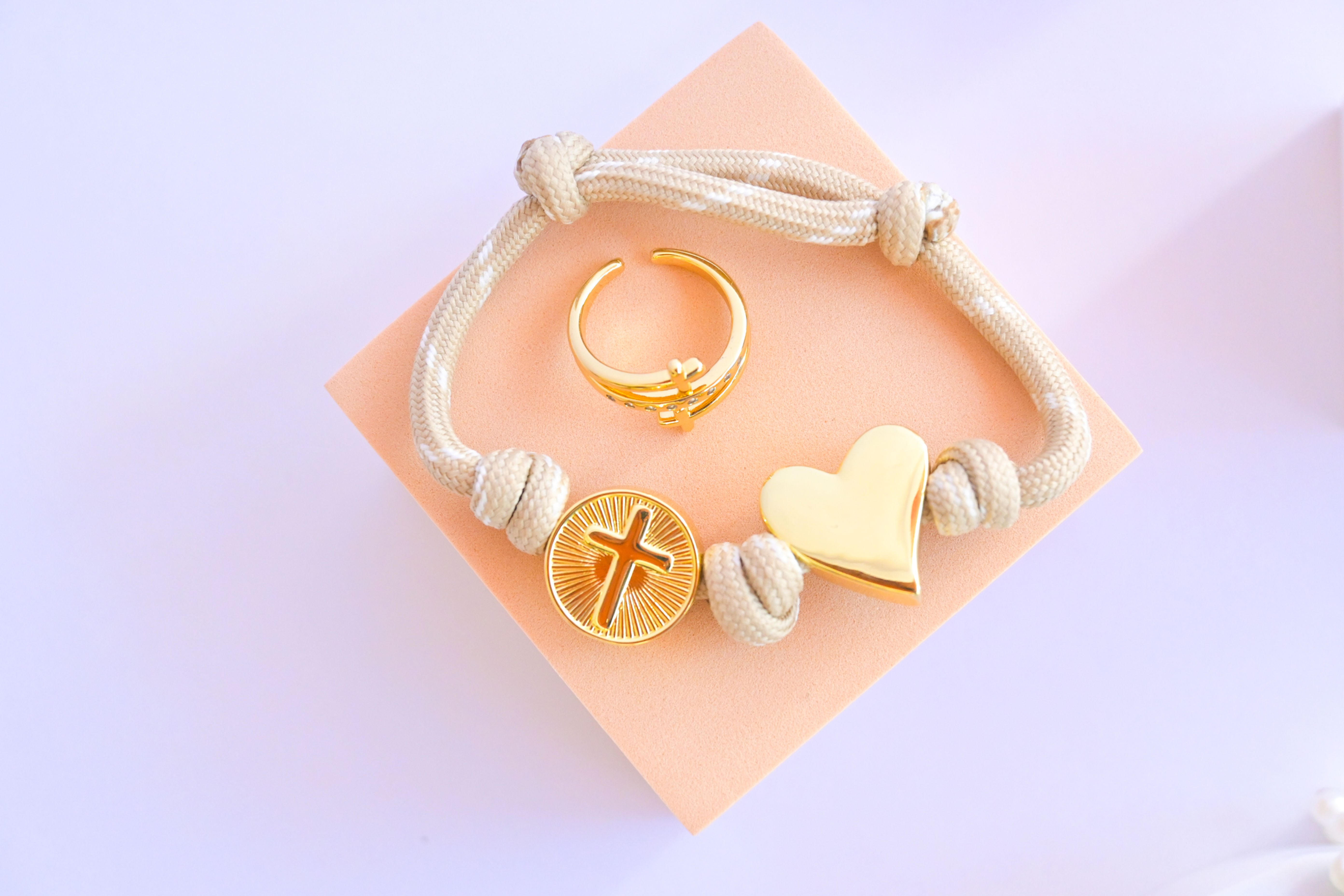 Pulseras cuerda con dije