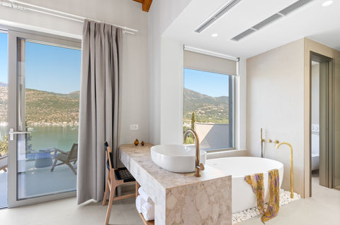Master bedroom 1 bath's on top floor, Villa 1