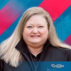 Alesha Walker, Director of Scholar Support at Access College America, coordinates labs, webinars, and essay prep for students in Austin, Dallas, and Houston.