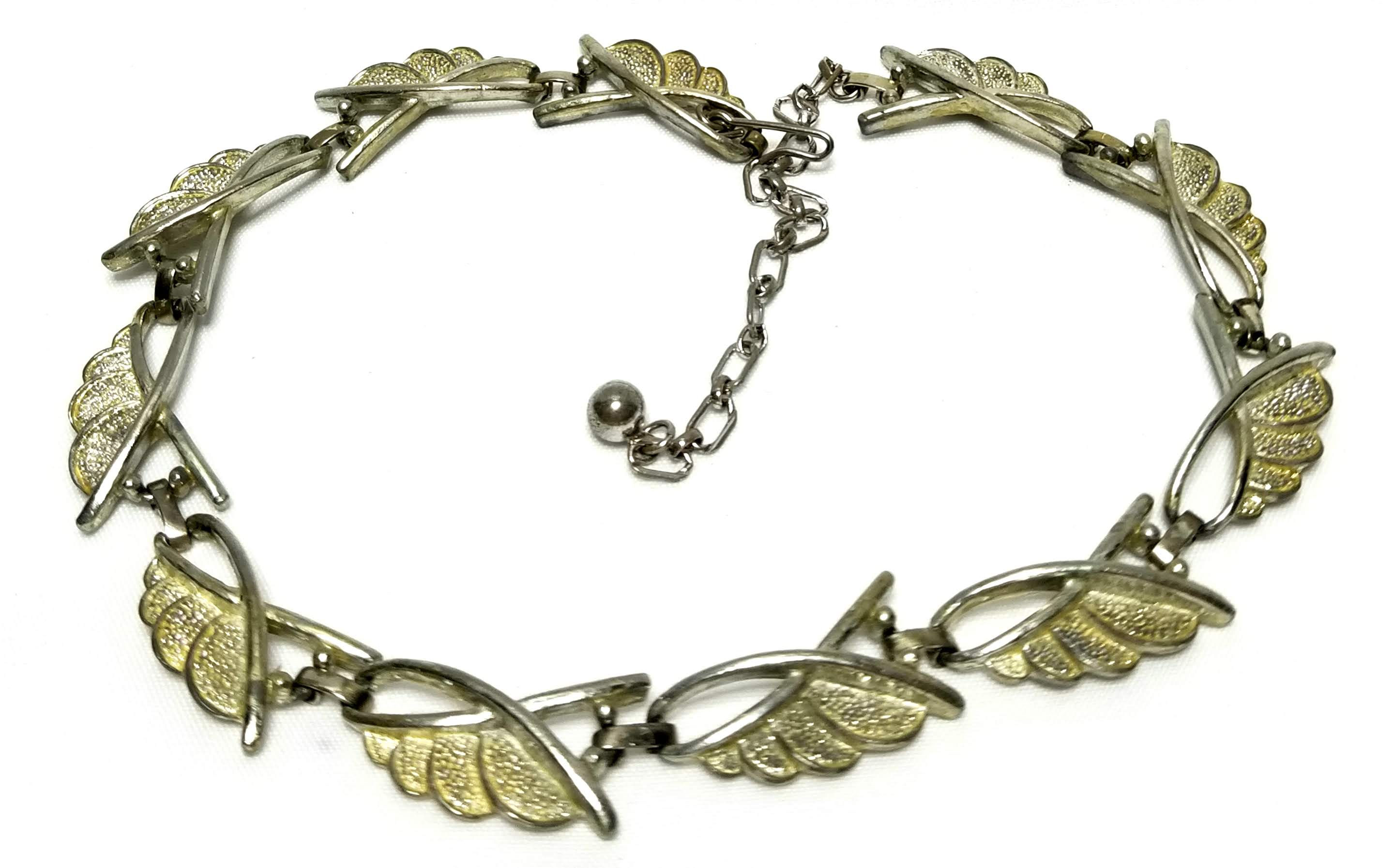 Designer By Sarah Cov, necklace, 14 to 17 inch extendable silver tone links.