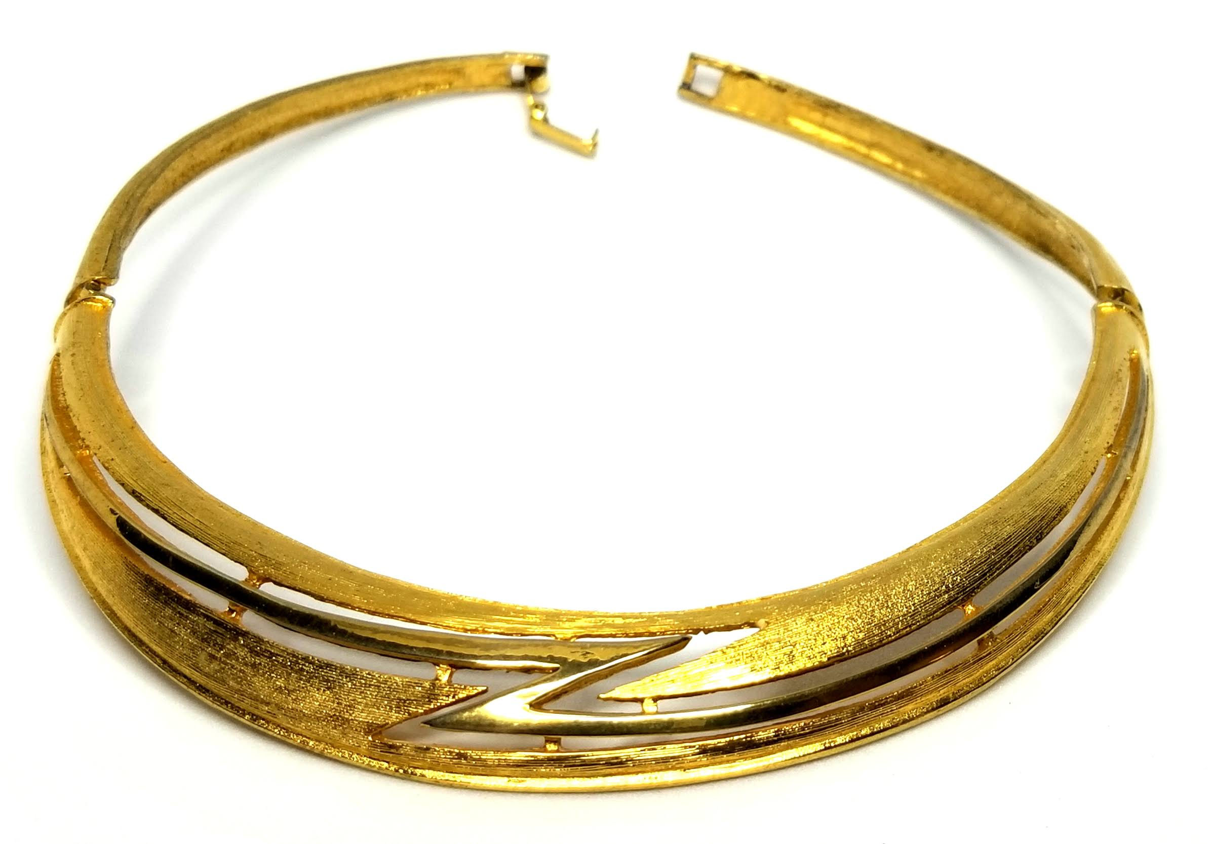 Designer by provenance, necklace, choker, gold tone, 12-13 inches.