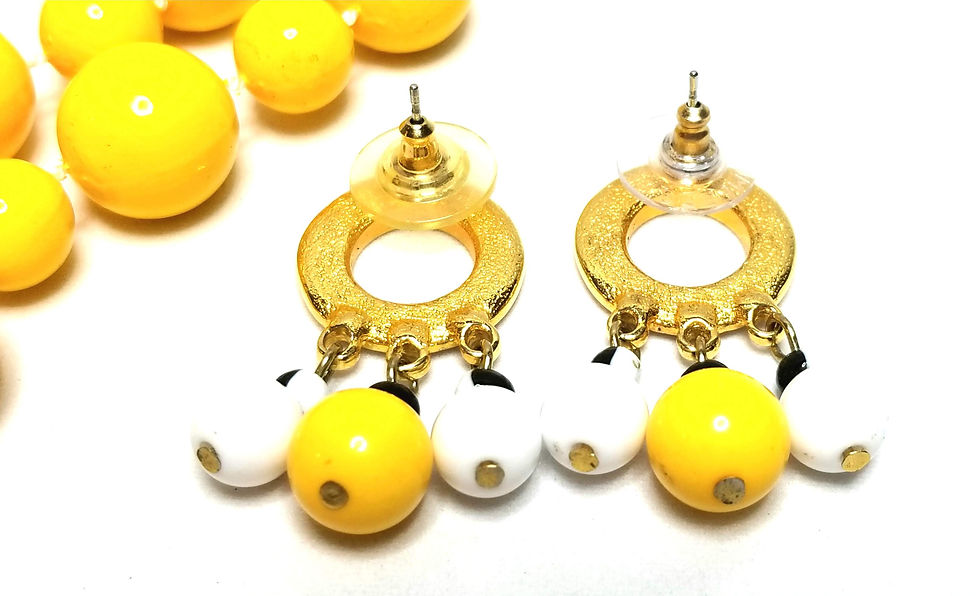 Thumbnail: Designer by provenance, set, necklace and earrings, yellow and white beads.