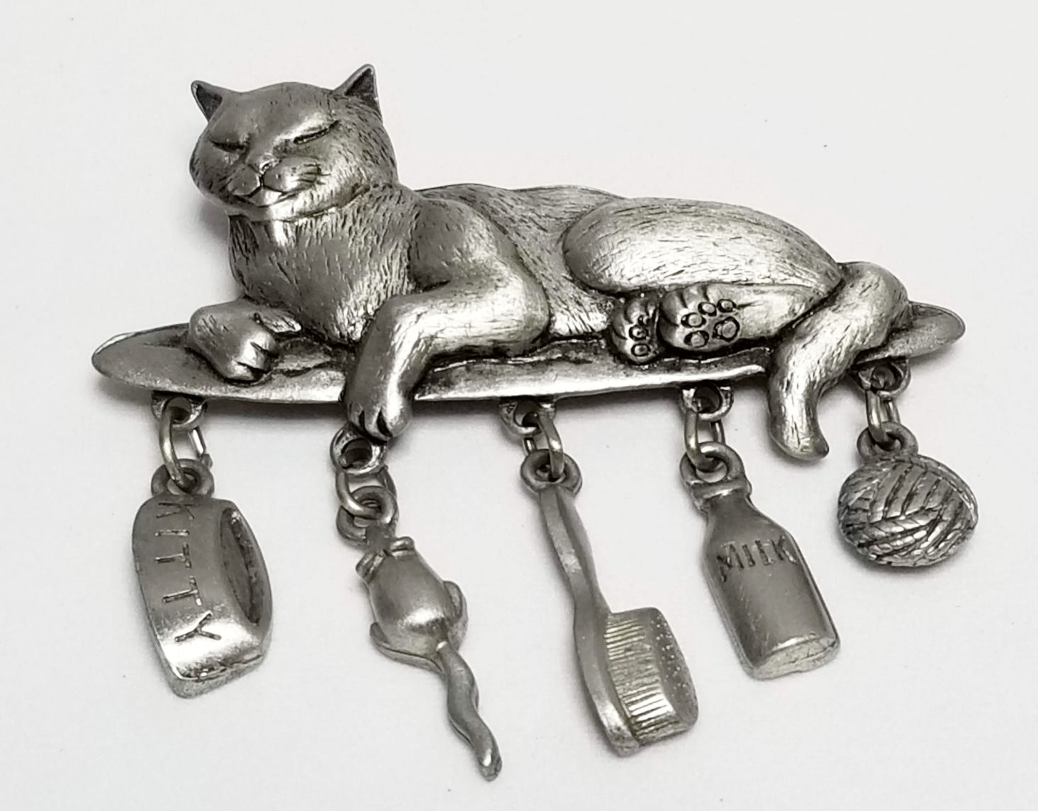 Designer by JJ, brooch, cat motif, silver tone