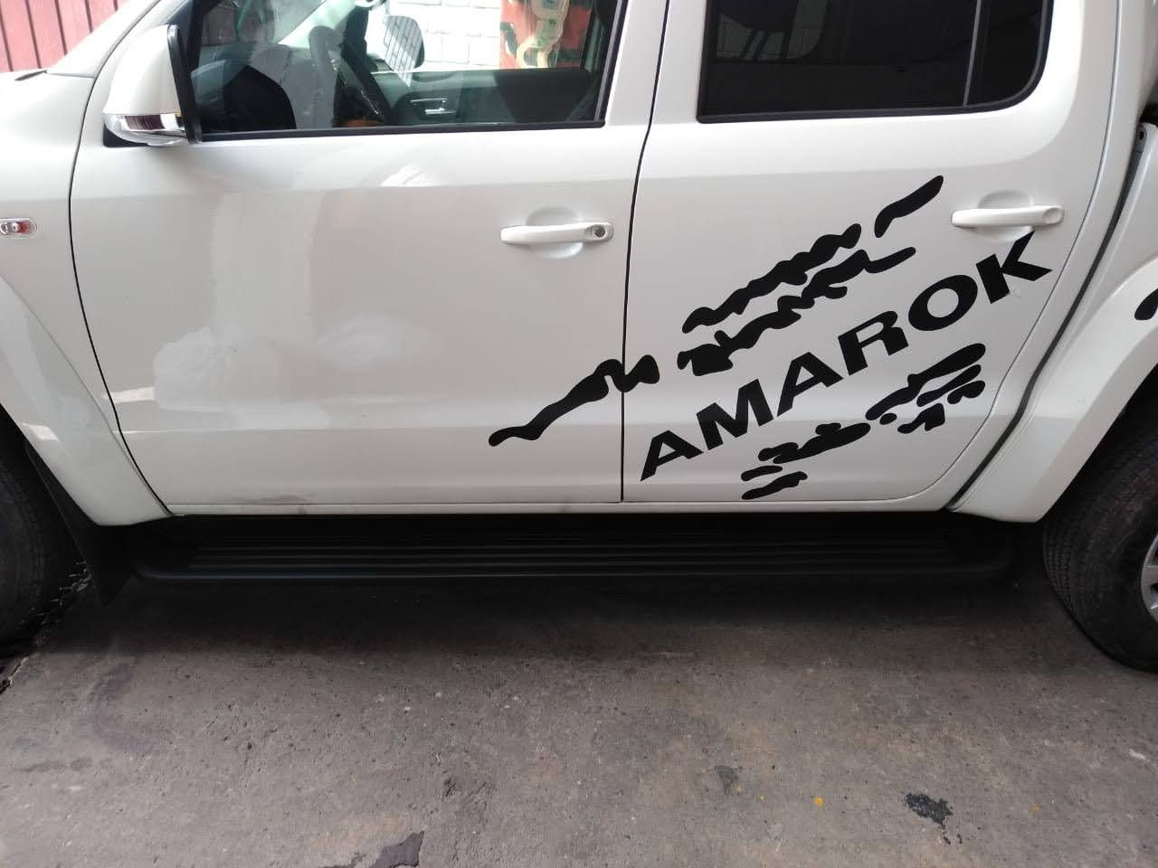 Estribos Planos Negros Inyectados Para Vw Amarok (2010-2023)