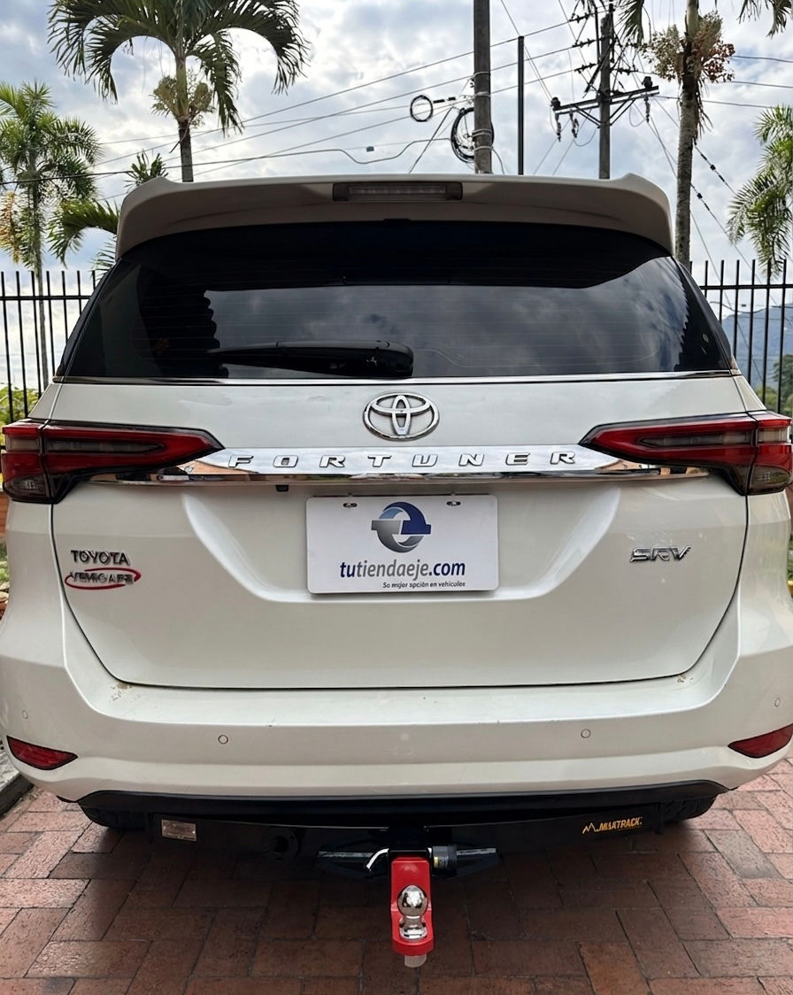 Tiro de Arrastre Para Toyota Fortuner 2017-2027 (Con Accesorios Para Remolque)