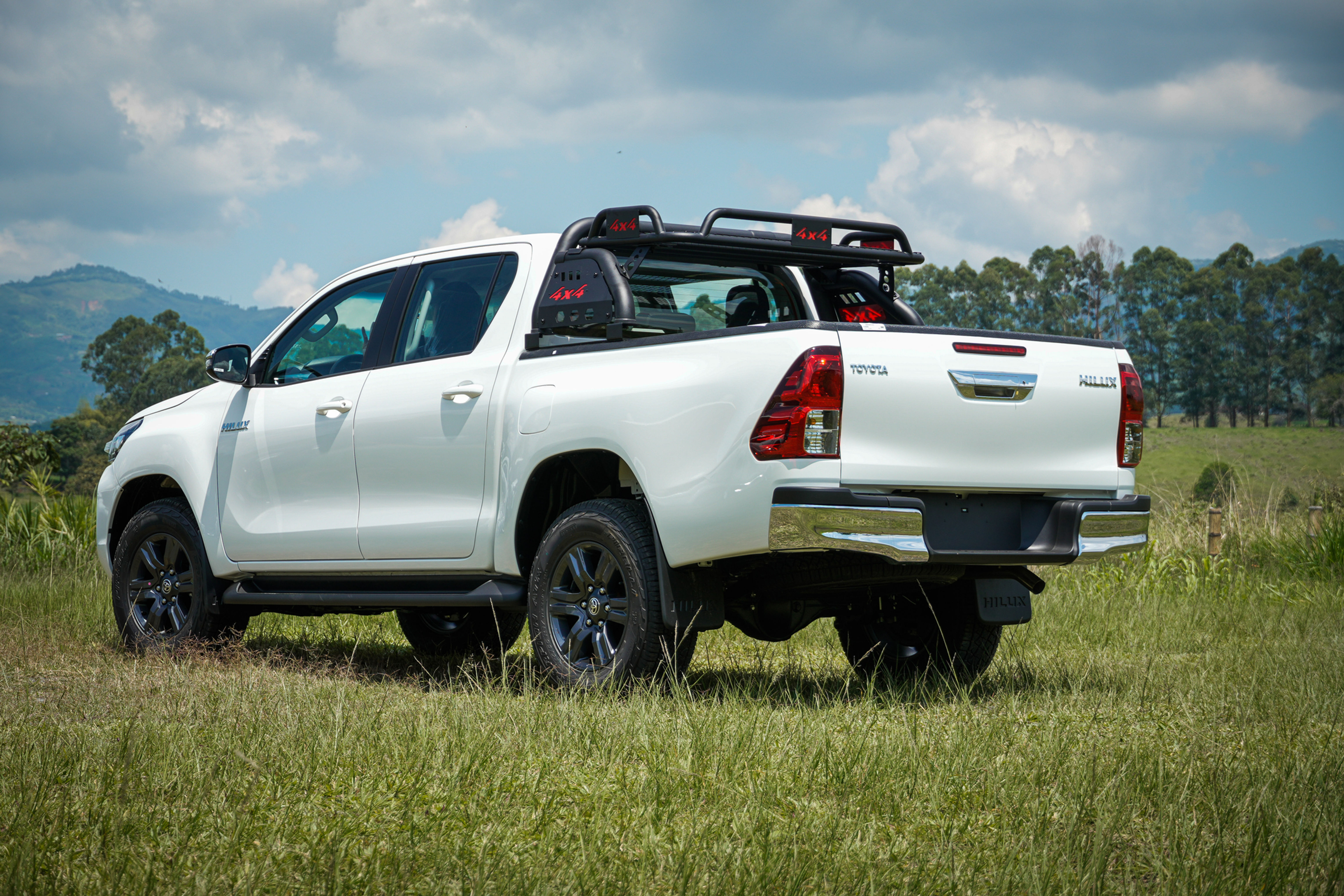 Barra Antivolco Aventure Para Toyota Hilux 2017-2026
